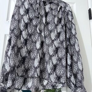 Elegant Gray Patterned Women's Top